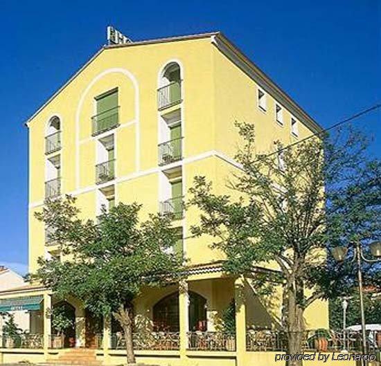 Hotel Restaurant Atrachjata Aléria Exteriör bild